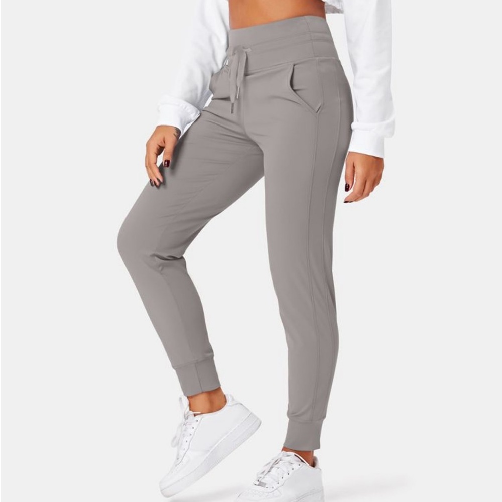 Halara High Waisted Drawstring Side Pocket Joggers NWOT